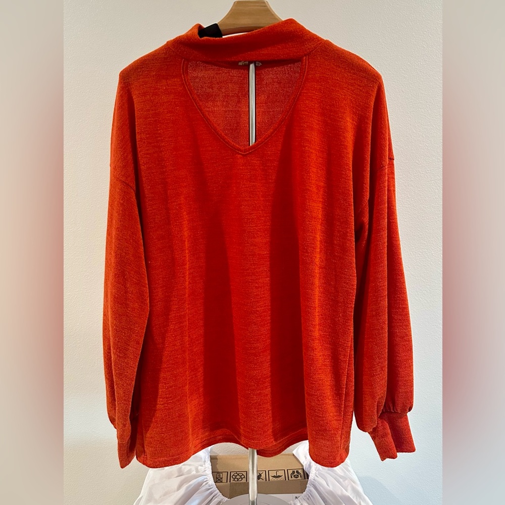 Women’s Medium Keyhole Mockneck Sweater